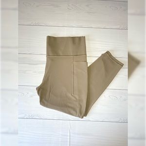 Athleta Salutation Stash Pocket ii 7/8 leggings